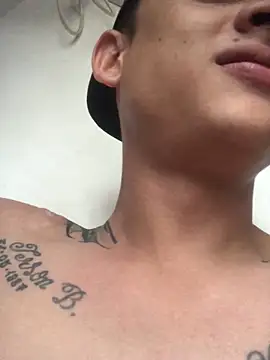 Snapshot of Cute_curious chatting on October 19, 8:09 pm Cute curious online show from October 19, 8:09 pm