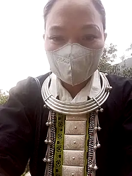 Snapshot of nat-tri chatting on November 12, 10:04 am nat-tri online show from November 12, 10:04 am