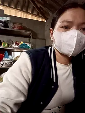 Snapshot of nat-tri chatting on December 4, 6:55 am nat-tri online show from December 4, 6:55 am