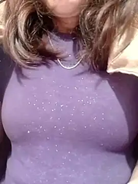 YiyinLy online show from February 2, 6:56 am