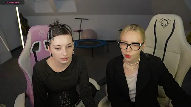 Jessica start online show from November 29, 11:24 am