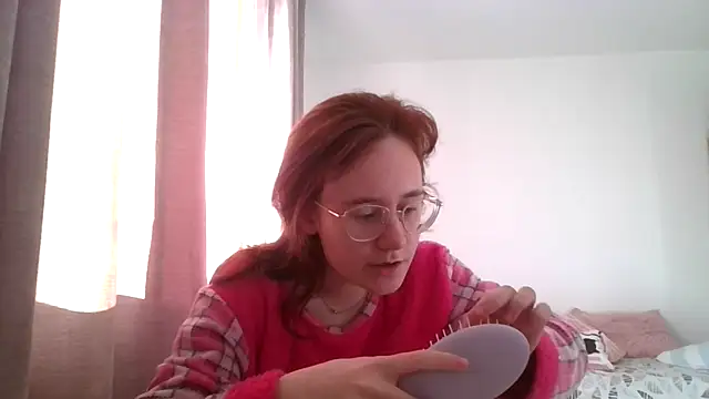 LuckySLove online show from April 11, 3:49 pm