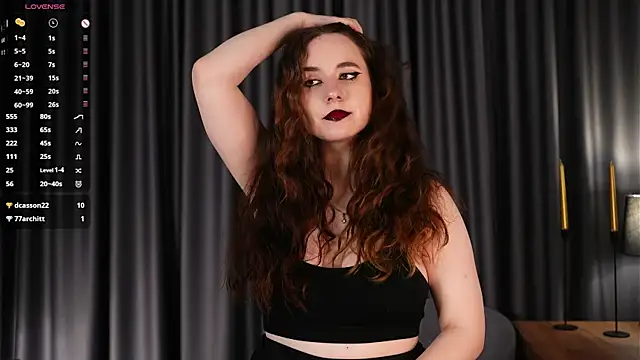 Snapshot of YuriFout chatting on November 3, 11:11 am YuriFout online show from November 3, 11:11 am