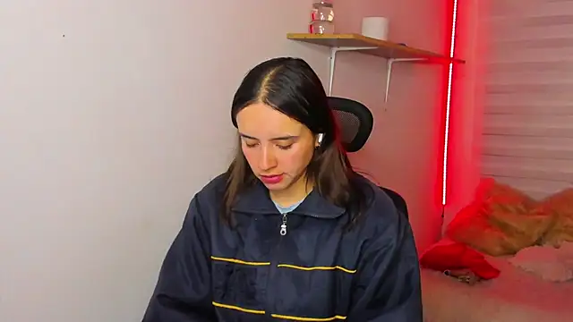 Emily Lindey online show from November 23, 3:17 am