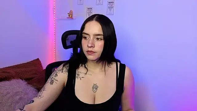 Emily Lindey online show from February 8, 2:26 am