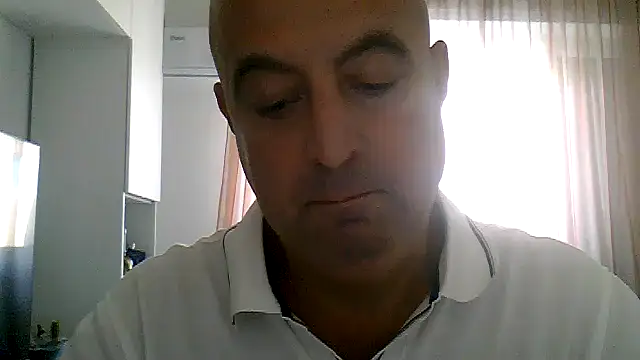 Snapshot of mirko1702 chatting on October 15, 11:54 am mirko1702 online show from October 15, 11:54 am