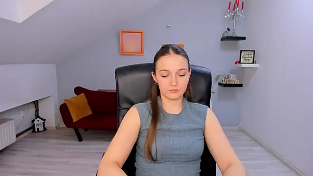 AnneWilsonn online show from April 21, 11:05 am