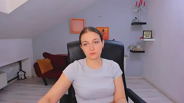 AnneWilsonn online show from April 22, 11:01 am