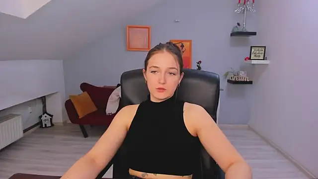 AnneWilsonn online show from April 23, 12:29 pm