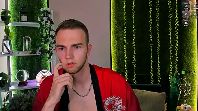 Snapshot of astren_villo chatting on July 23, 7:12 pm astren villo online show from July 23, 7:12 pm