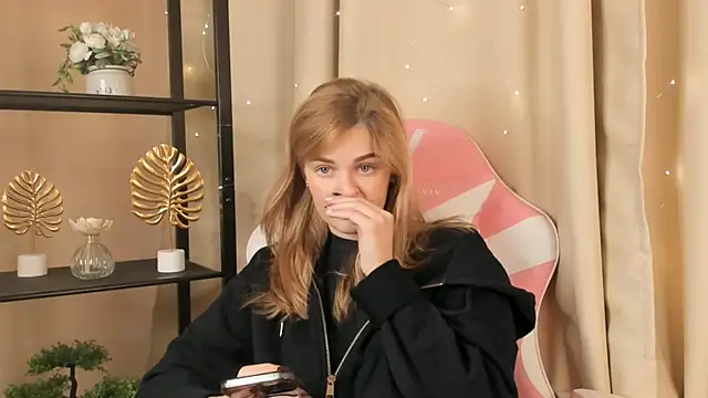 ShawnaBirge online show from October 15, 8:36 am