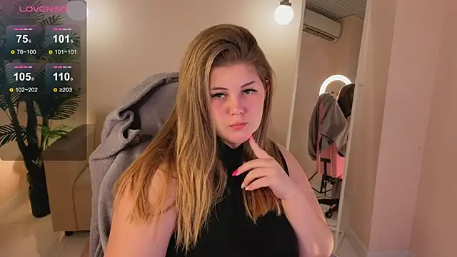 Scarlet Sinera online show from November 7, 11:38 pm