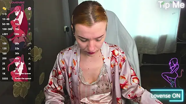 Snapshot of MeganNewCat chatting on May 11, 9:59 am MeganNewCat online show from May 11, 9:59 am