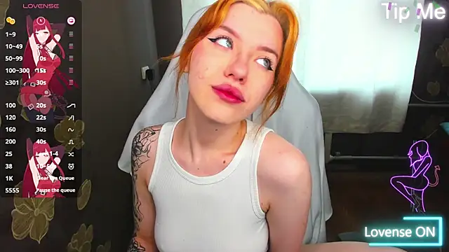 Snapshot of MeganNewCat chatting on May 26, 7:15 am MeganNewCat online show from May 26, 7:15 am