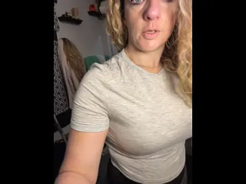 queenkelly1234 online show from November 23, 7:46 pm