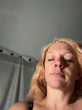 queenkelly1234 online show from July 5, 10:33 am