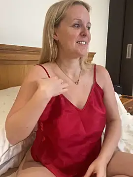 madamlillyrose online show from November 15, 10:56 am