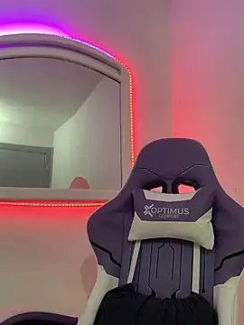 La-Gatiita-trans online show from December 15, 4:33 pm