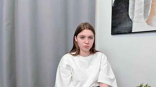 RoslynArcuo online show from October 18, 5:14 pm