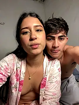 Snapshot of cristalxxx_hott chatting on October 18, 3:20 am cristalxxx hott online show from October 18, 3:20 am