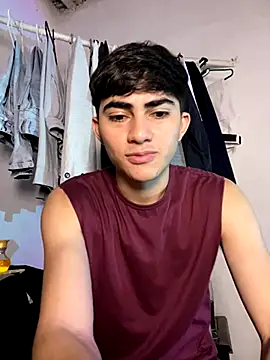 Snapshot of cristalxxx_hott chatting on October 25, 9:20 pm cristalxxx hott online show from October 25, 9:20 pm