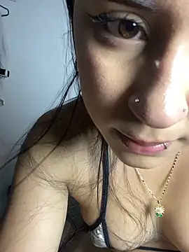 Snapshot of cristalxxx_hott chatting on October 26, 5:52 pm cristalxxx hott online show from October 26, 5:52 pm