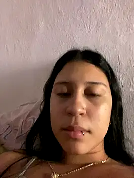 Snapshot of cristalxxx_hott chatting on November 6, 2:34 am cristalxxx hott online show from November 6, 2:34 am