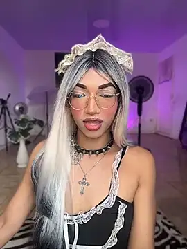 Snapshot of Cute_Aleja chatting on April 30, 9:08 pm Cute Aleja online show from April 30, 9:08 pm