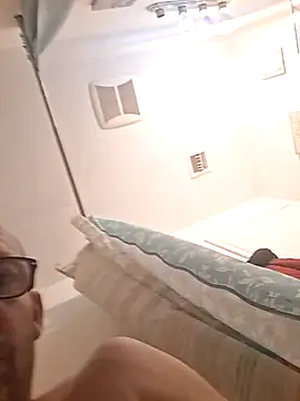 Snapshot of whateveruwanthowever chatting on November 12, 9:14 pm whateveruwanthowever online show from November 12, 9:14 pm