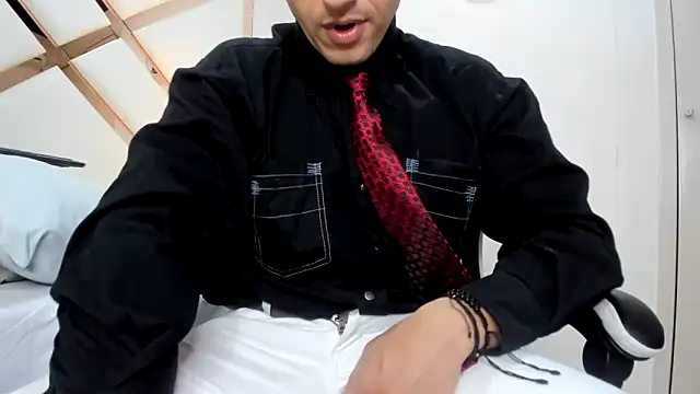 Justin valverde online show from April 22, 3:09 am