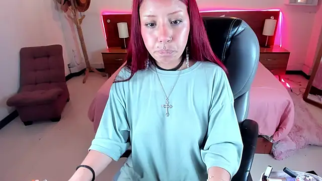 Cat  Moon   online show from October 25, 12:45 pm