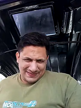 Snapshot of WIlGar1993 chatting on March 9, 3:16 pm WIlGar1993 online show from March 9, 3:16 pm