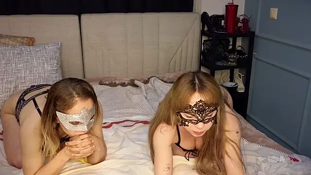  Nefertiti online show from April 21, 1:42 am