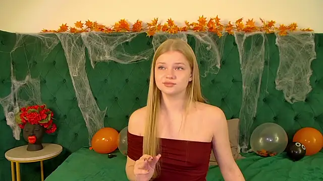 LilitRosen online show from November 3, 6:20 pm