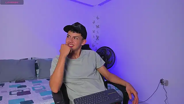 Axel Cody  online show from October 26, 12:00 pm