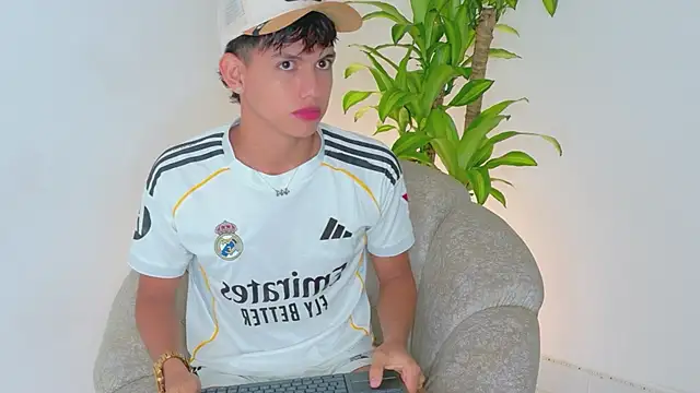 Snapshot of Axel_Cody_ chatting on May 5, 11:51 am Axel Cody online show from May 5, 11:51 am