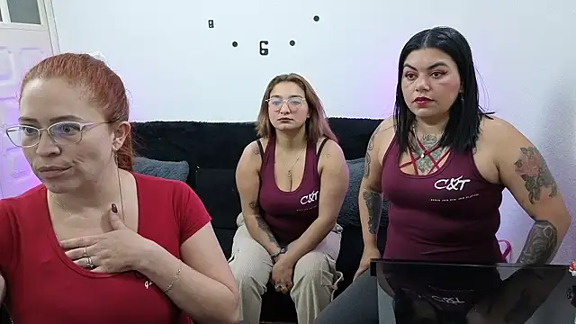 Snapshot of lesb_milf chatting on November 29, 4:15 am lesb milf online show from November 29, 4:15 am