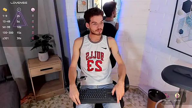 MATEO HUNTER online show from November 5, 5:07 am