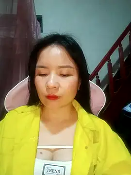 Snapshot of Listen-ly chatting on November 5, 3:23 pm Listen-ly online show from November 5, 3:23 pm