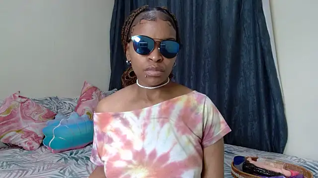 fifiqueen25 online show from March 21, 7:13 am