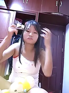 nghi-xinh online show from October 21, 1:45 pm