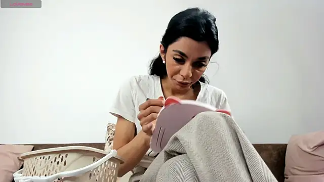 ReneeVoss online show from April 23, 3:41 am