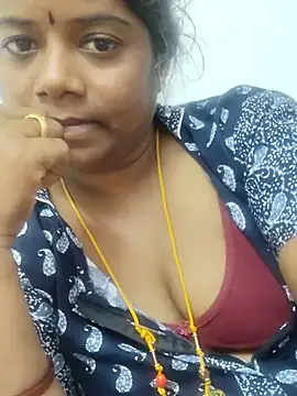 Snapshot of Tamil_Ponnu_Riya chatting on January 7, 7:33 am Tamil Ponnu Riya online show from January 7, 7:33 am