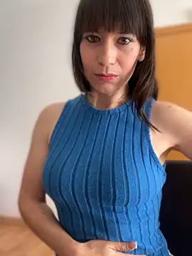 AlanaRius18 online show from April 22, 8:17 am