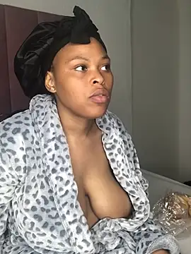 Bubbles156 online show from April 18, 1:59 pm