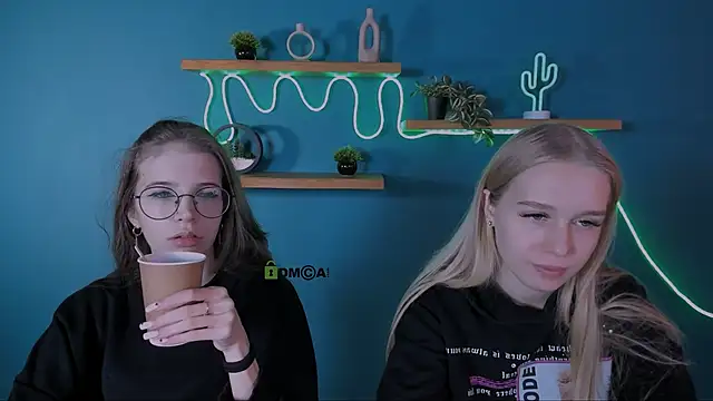 lulu fly  online show from October 24, 8:33 am