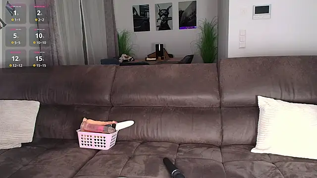 julialauren online show from January 16, 7:18 pm