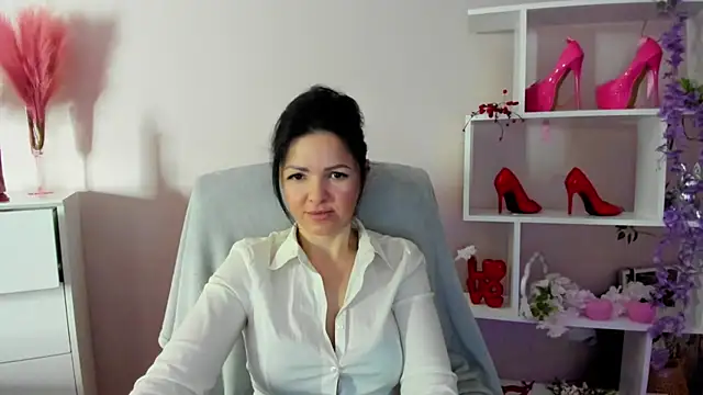 Mollybloom40 online show from April 8, 6:35 am