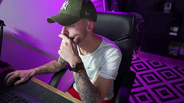 monsieurguitsxxx online show from December 3, 2:26 pm