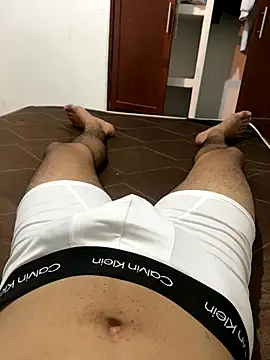 Snapshot of Muchachito18 chatting on November 5, 4:12 am Muchachito18 online show from November 5, 4:12 am